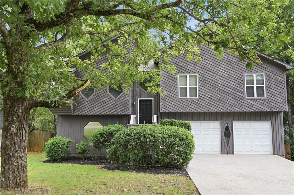 4 bedroom, 3 bathroom, 1,775 sq ft single family residence under contract at 664 Wallington Way, Lawrenceville, GA 30046