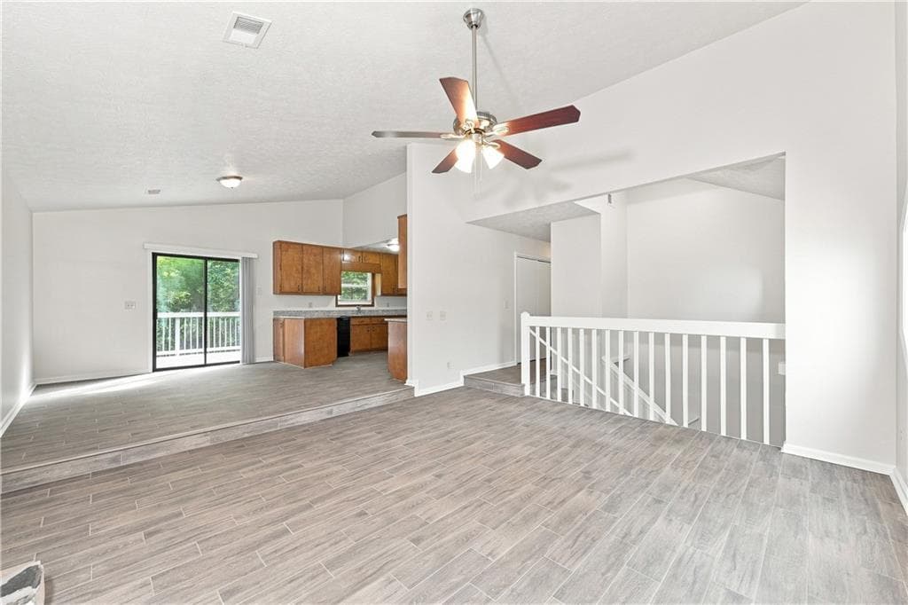 4 bedroom, 3 bathroom, 1,775 sq ft single family residence under contract at 664 Wallington Way, Lawrenceville, GA 30046 — photo 2