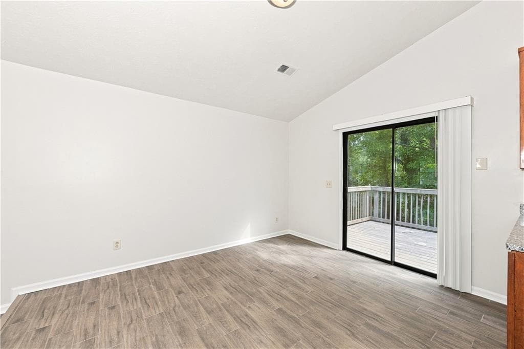 4 bedroom, 3 bathroom, 1,775 sq ft single family residence under contract at 664 Wallington Way, Lawrenceville, GA 30046 — photo 3