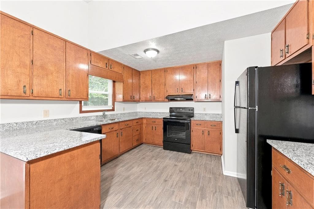 4 bedroom, 3 bathroom, 1,775 sq ft single family residence under contract at 664 Wallington Way, Lawrenceville, GA 30046 — photo 6