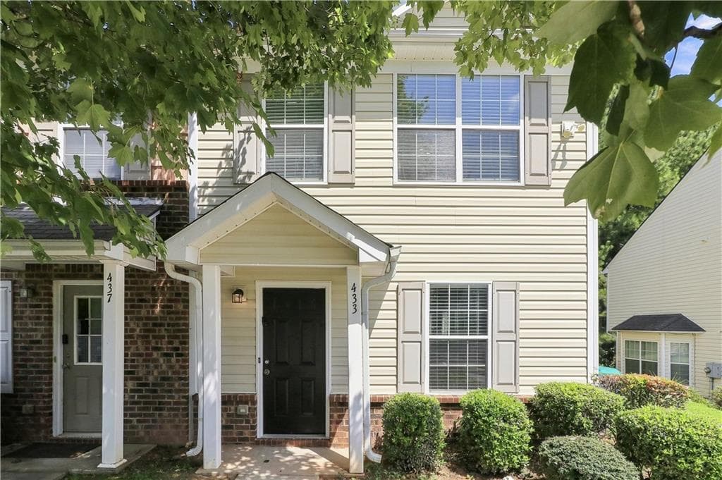 2 bedroom, 3 bathroom, 1,404 sq ft townhouse for sale at 433 Inkberry Drive, South Fulton, GA 30349