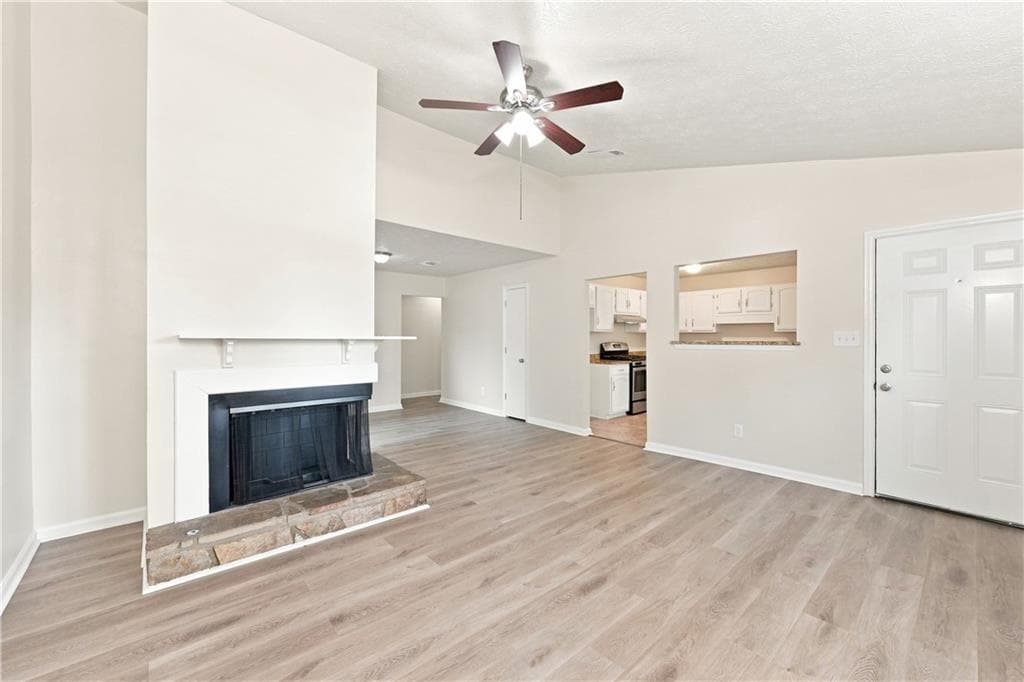 3 bedroom, 2 bathroom, 1,131 sq ft single family residence under contract at 3246 Fescue Circle, Lawrenceville, GA 30044 — photo 3