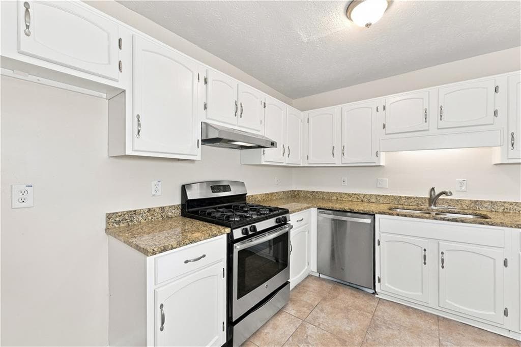 3 bedroom, 2 bathroom, 1,131 sq ft single family residence under contract at 3246 Fescue Circle, Lawrenceville, GA 30044 — photo 6