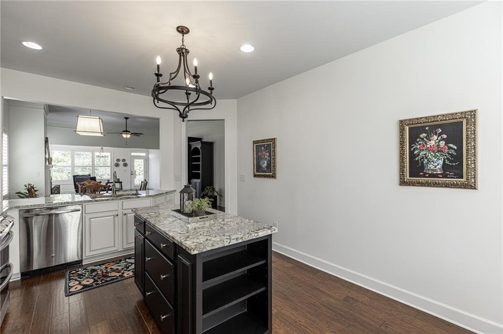 3 bedroom, 2 bathroom, 1,921 sq ft single family residence for sale at 3522 Blue Cypress Cove, Gainesville, GA 30504 — photo 6