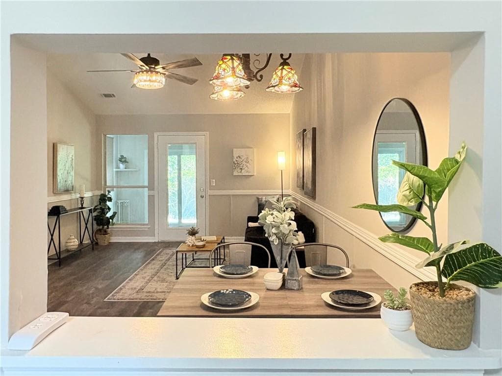 2 bedroom, 1 bathroom, 897 sq ft townhouse under contract at 9049 Stoneleigh Trace, Douglasville, GA 30134 — photo 3