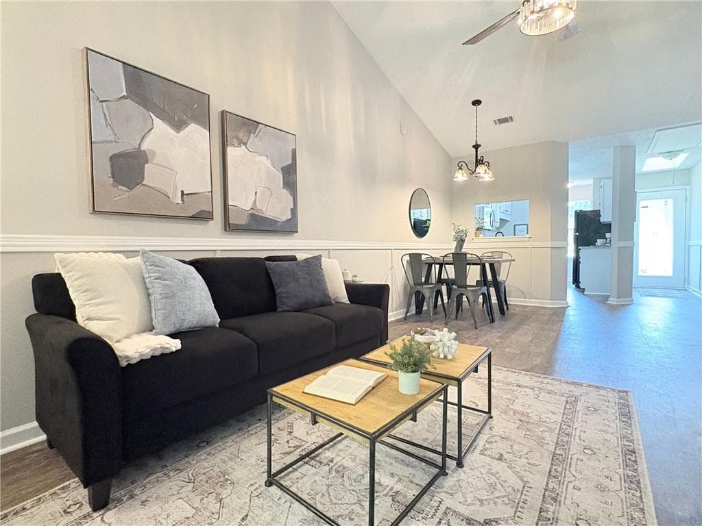 2 bedroom, 1 bathroom, 897 sq ft townhouse under contract at 9049 Stoneleigh Trace, Douglasville, GA 30134 — photo 5