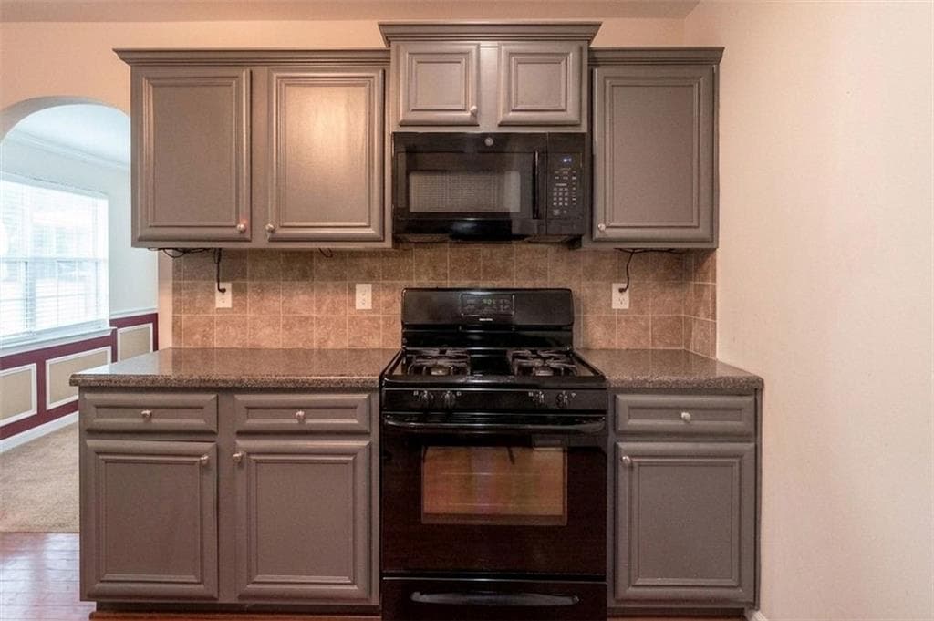 4 bedroom, 3 bathroom, 2,816 sq ft single family residence for sale at 7377 Spoleto Loop, Fairburn, GA 30213 — photo 10