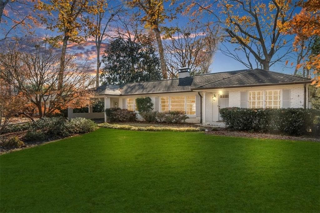 3 bedroom, 2 bathroom, 2,200 sq ft single family residence for rent at 525 Timber Valley Road, Sandy Springs, GA 30342 for $4,800 a month — photo 2