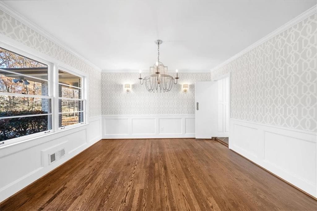 3 bedroom, 2 bathroom, 2,200 sq ft single family residence for rent at 525 Timber Valley Road, Sandy Springs, GA 30342 for $4,800 a month — photo 10