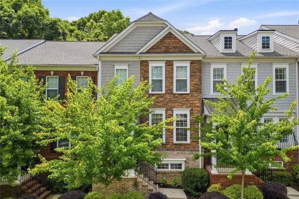 3 bedroom, 4 bathroom, 1,845 sq ft condominium for sale at 2246 Limehurst Drive, Brookhaven, GA 30319 — photo 1 of 43