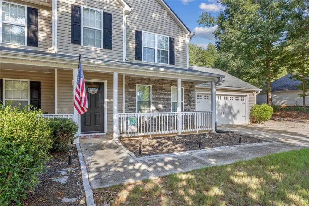 3 bedroom, 3 bathroom, 1,758 sq ft single family residence under contract at 410 Winston Manor Drive, Winder, GA 30680 — photo 2