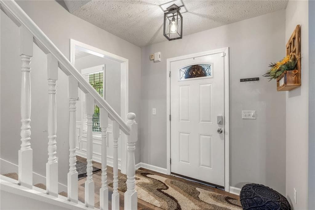 3 bedroom, 3 bathroom, 1,758 sq ft single family residence under contract at 410 Winston Manor Drive, Winder, GA 30680 — photo 3