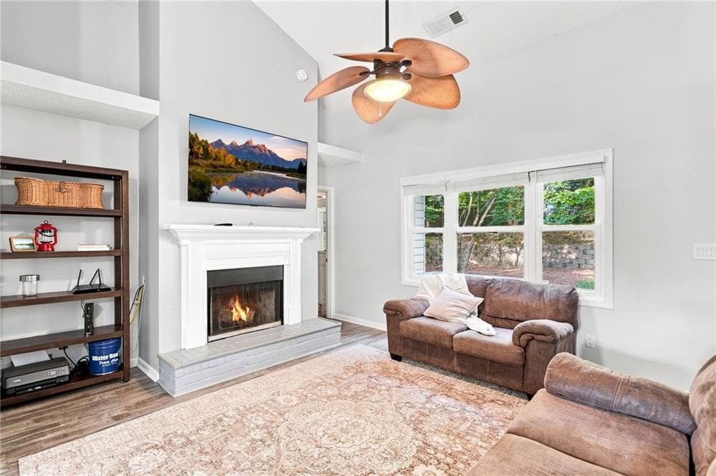 3 bedroom, 2 bathroom, 1,328 sq ft single family residence for sale at 409 Rose Creek Place, Woodstock, GA 30189 — photo 3