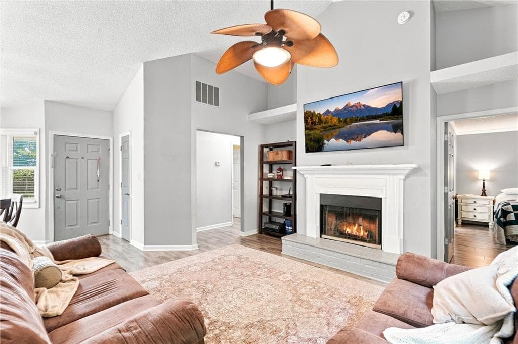 3 bedroom, 2 bathroom, 1,328 sq ft single family residence for sale at 409 Rose Creek Place, Woodstock, GA 30189 — photo 7
