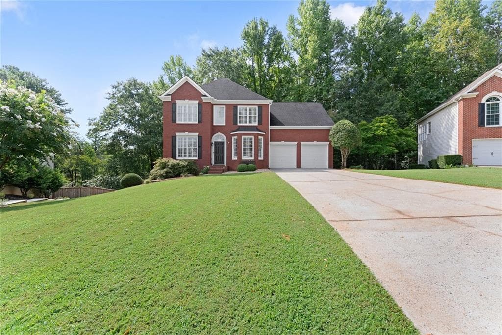 4 bedroom, 3 bathroom, 3,188 sq ft single family residence under contract at 5595 Shepherds Pond, Alpharetta, GA 30004 — photo 4