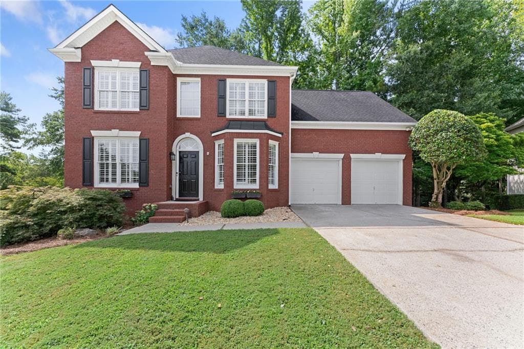 4 bedroom, 3 bathroom, 3,188 sq ft single family residence under contract at 5595 Shepherds Pond, Alpharetta, GA 30004 — photo 5