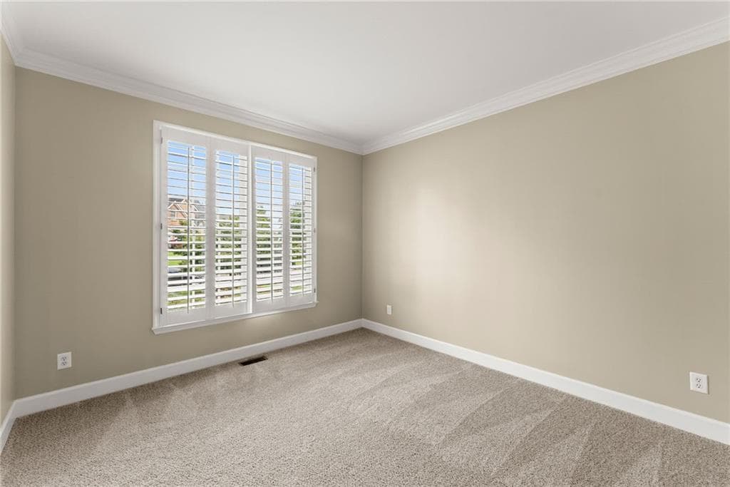 4 bedroom, 3 bathroom, 3,188 sq ft single family residence under contract at 5595 Shepherds Pond, Alpharetta, GA 30004 — photo 9