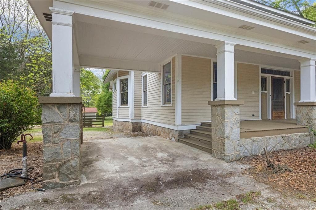 5 bedroom, 2 bathroom, 3,415 sq ft single family residence for sale at 344 Hartwell Road, Lavonia, GA 30553 — photo 8