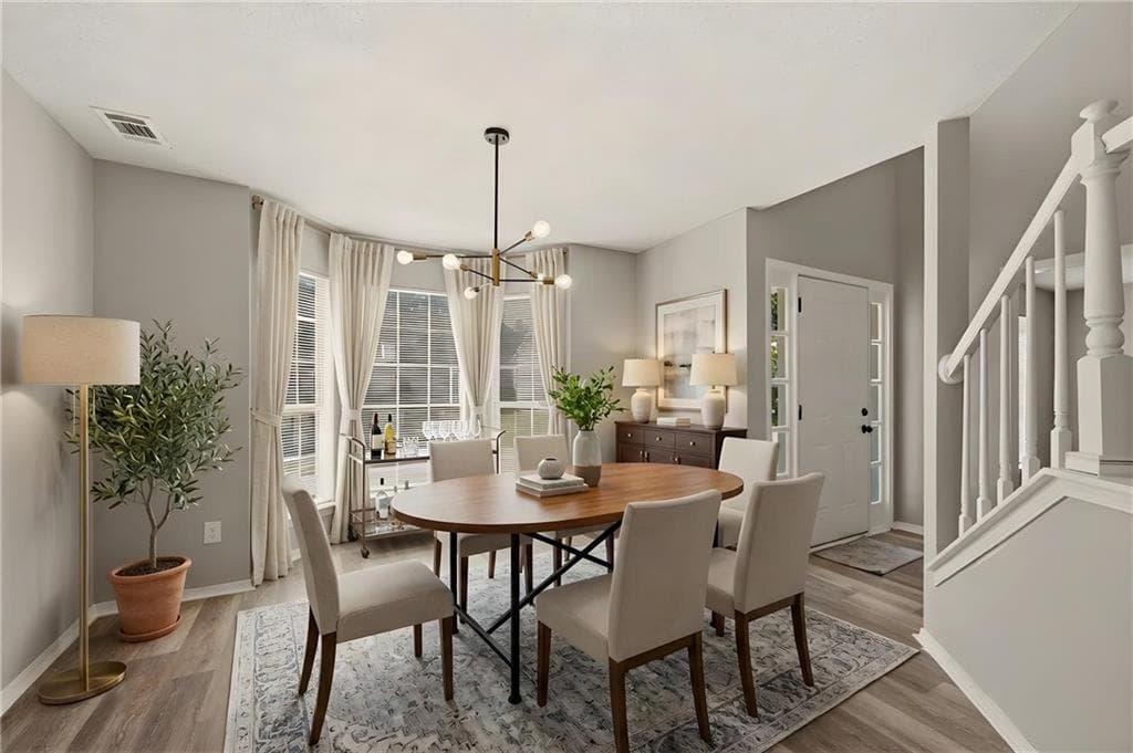 4 bedroom, 3 bathroom, 2,109 sq ft single family residence under contract at 949 Redan Trace, Stone Mountain, GA 30088 — photo 2