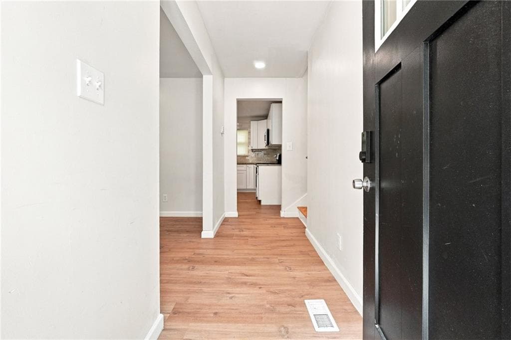 4 bedroom, 3 bathroom, 2,515 sq ft single family residence for sale at 3187 Clifton Church Road, Atlanta, GA 30316 — photo 5
