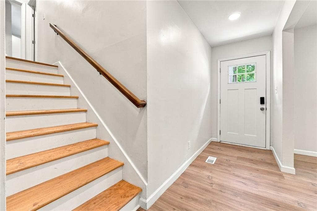 4 bedroom, 3 bathroom, 2,515 sq ft single family residence for sale at 3187 Clifton Church Road, Atlanta, GA 30316 — photo 6