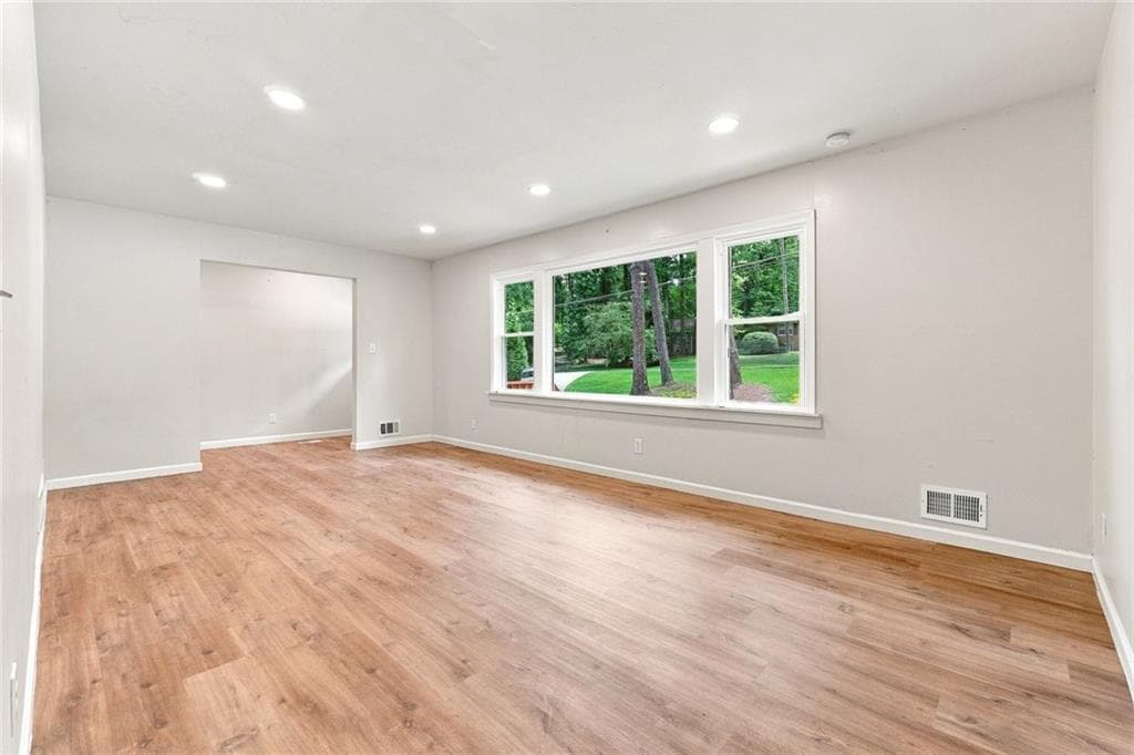 4 bedroom, 3 bathroom, 2,515 sq ft single family residence for sale at 3187 Clifton Church Road, Atlanta, GA 30316 — photo 8