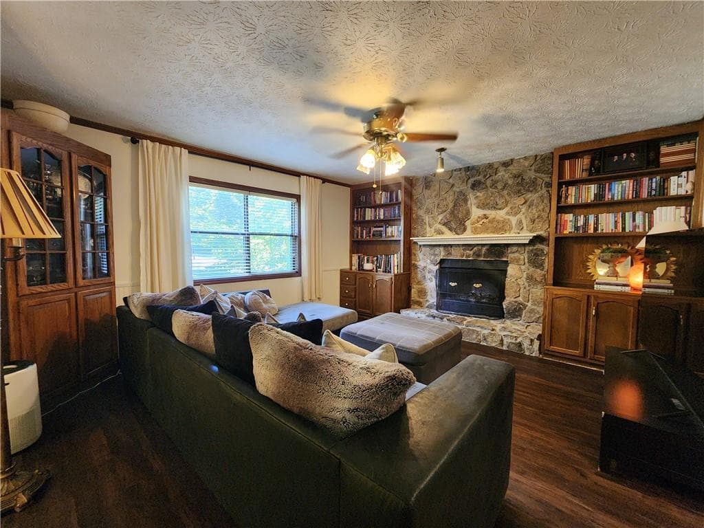 4 bedroom, 2 bathroom, 1,814 sq ft single family residence for sale at 4225 Spring Gate Drive, Powder Springs, GA 30127 — photo 4