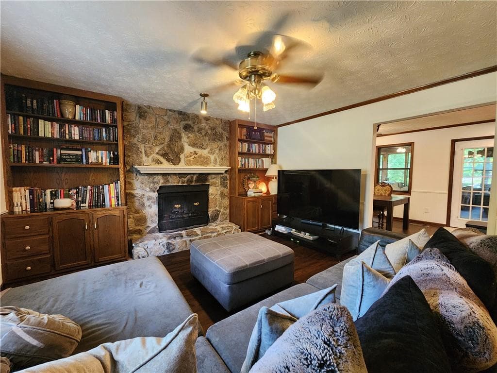 4 bedroom, 2 bathroom, 1,814 sq ft single family residence for sale at 4225 Spring Gate Drive, Powder Springs, GA 30127 — photo 5