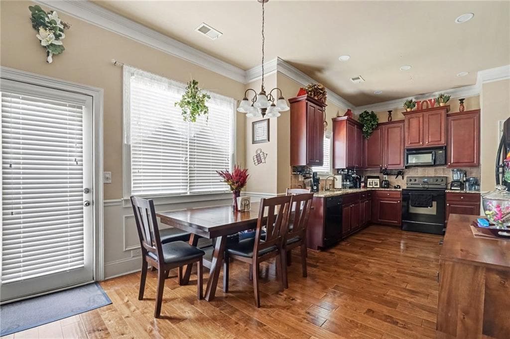 4 bedroom, 3 bathroom, 2,692 sq ft single family residence under contract at 4875 Price Street, Forest Park, GA 30297 — photo 4