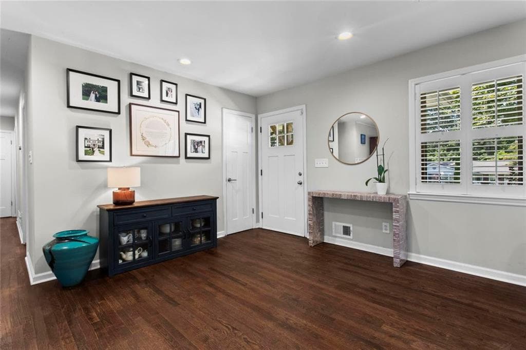 3 bedroom, 2 bathroom, 1,482 sq ft single family residence under contract at 711 Forest Ridge Drive, Marietta, GA 30067 — photo 6