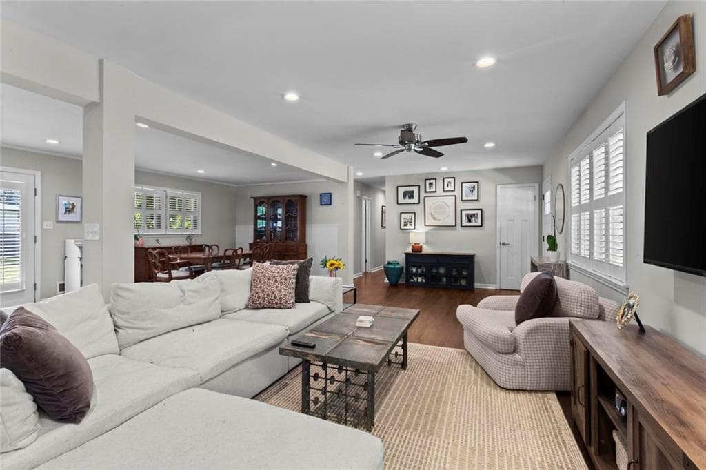 3 bedroom, 2 bathroom, 1,482 sq ft single family residence under contract at 711 Forest Ridge Drive, Marietta, GA 30067 — photo 10