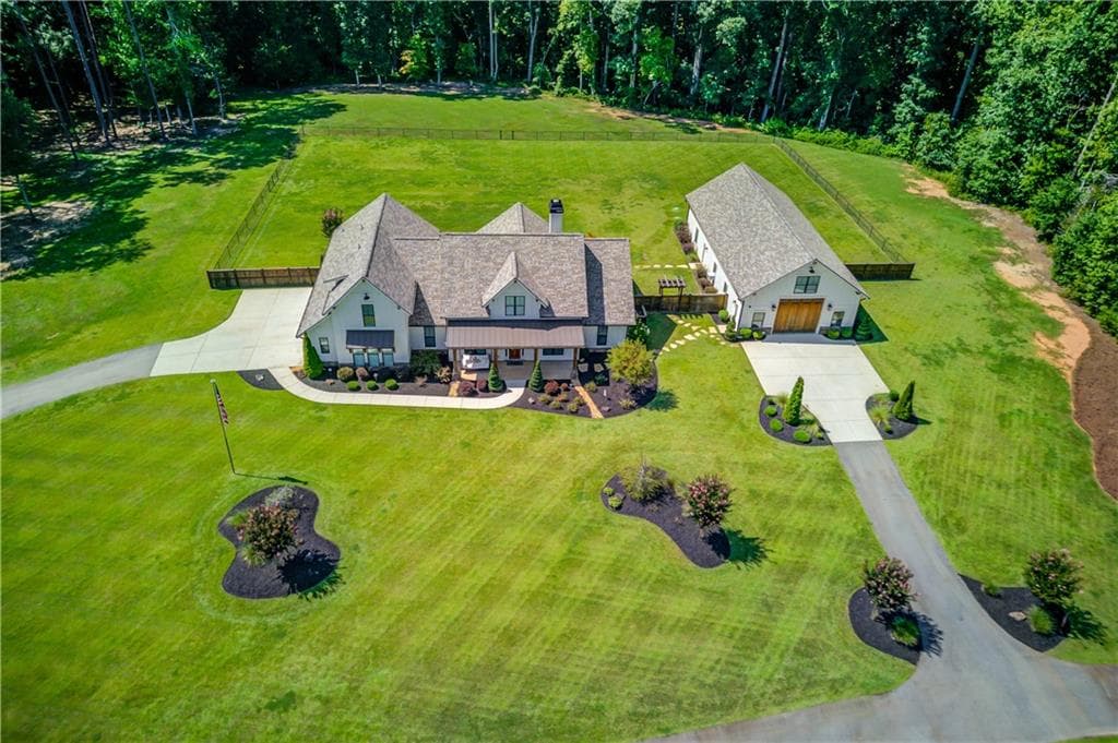 5 bedroom, 5 bathroom, 4,072 sq ft single family residence for sale at 1092 Stewart Road, Monroe, GA 30655 — photo 4
