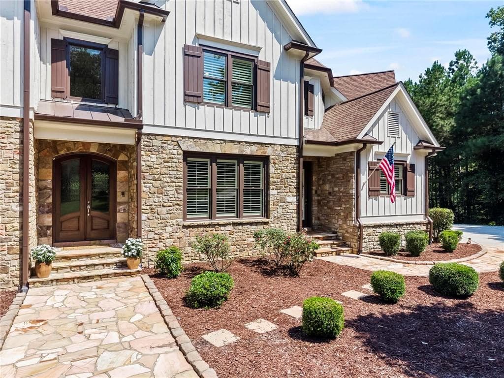 6 bedroom, 8 bathroom, 6,752 sq ft single family residence for sale at 103 Townsend Pass, Alpharetta, GA 30004 — photo 3