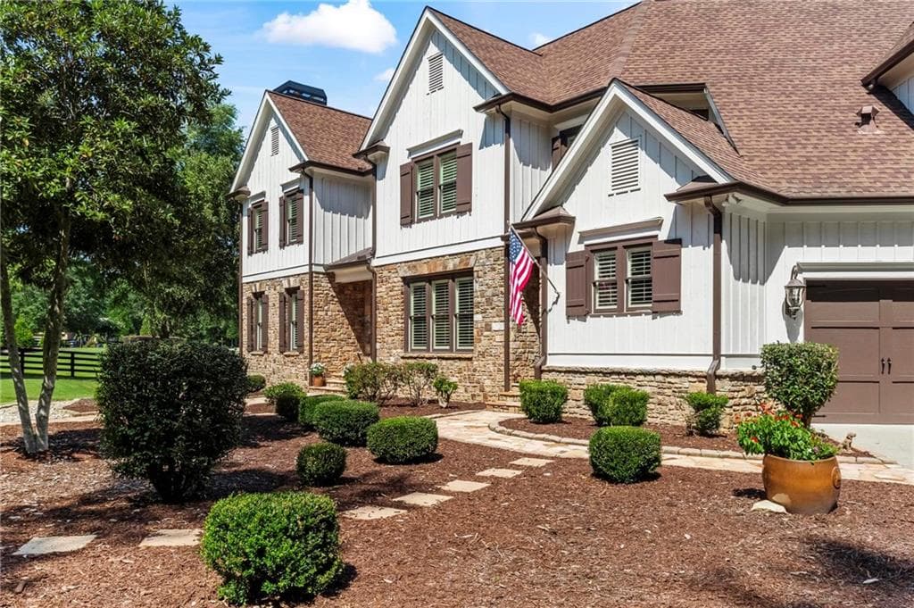 6 bedroom, 8 bathroom, 6,752 sq ft single family residence for sale at 103 Townsend Pass, Alpharetta, GA 30004 — photo 6