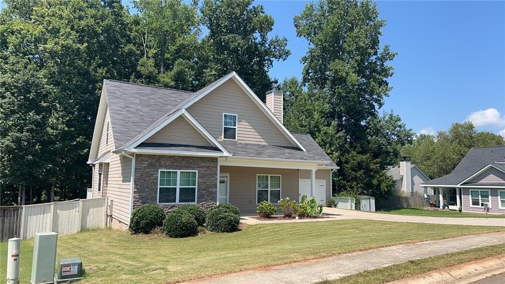 4 bedroom, 4 bathroom, 2,012 sq ft single family residence under contract at 3092 Grandview Lane, Commerce, GA 30529 — photo 2