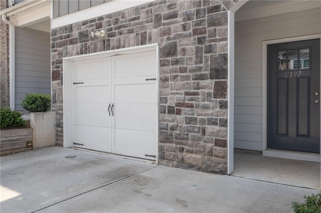 3 bedroom, 3 bathroom, 1,540 sq ft townhouse for rent at 6397 Shalks Crossing Drive, Lithonia, GA 30058 for $2,150 a month — photo 3