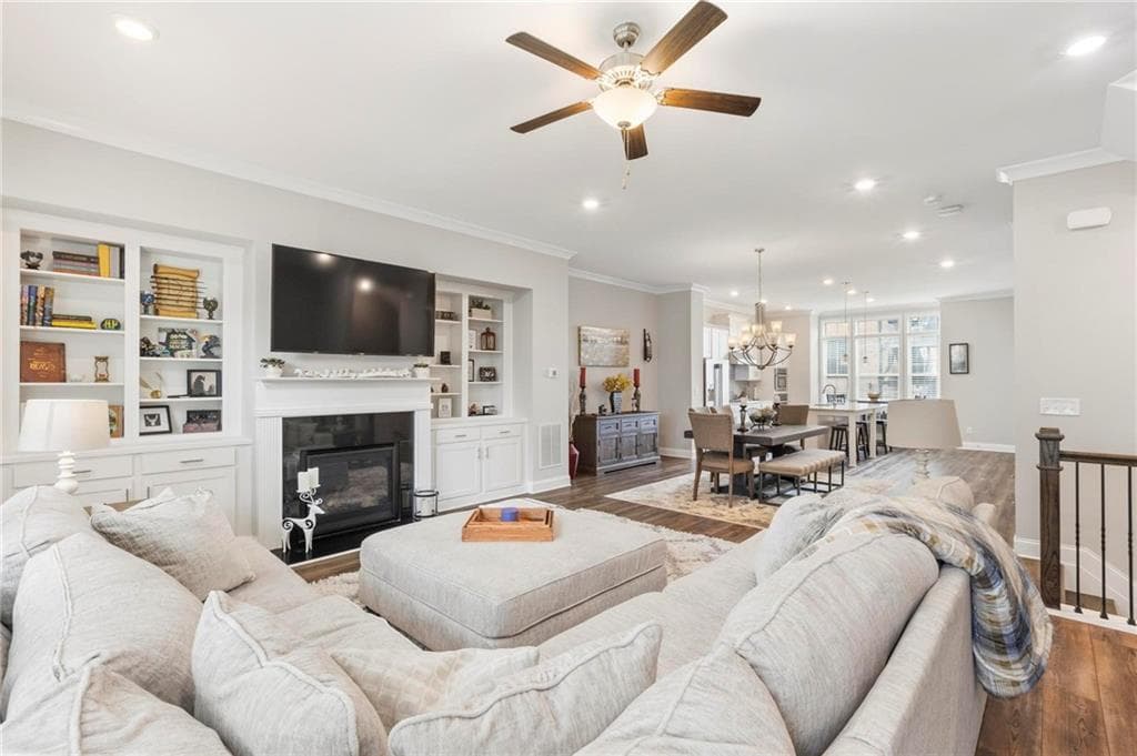 4 bedroom, 4 bathroom, 2,525 sq ft townhouse for sale at 5090 Pinckney Lane, Peachtree Corners, GA 30092 — photo 4