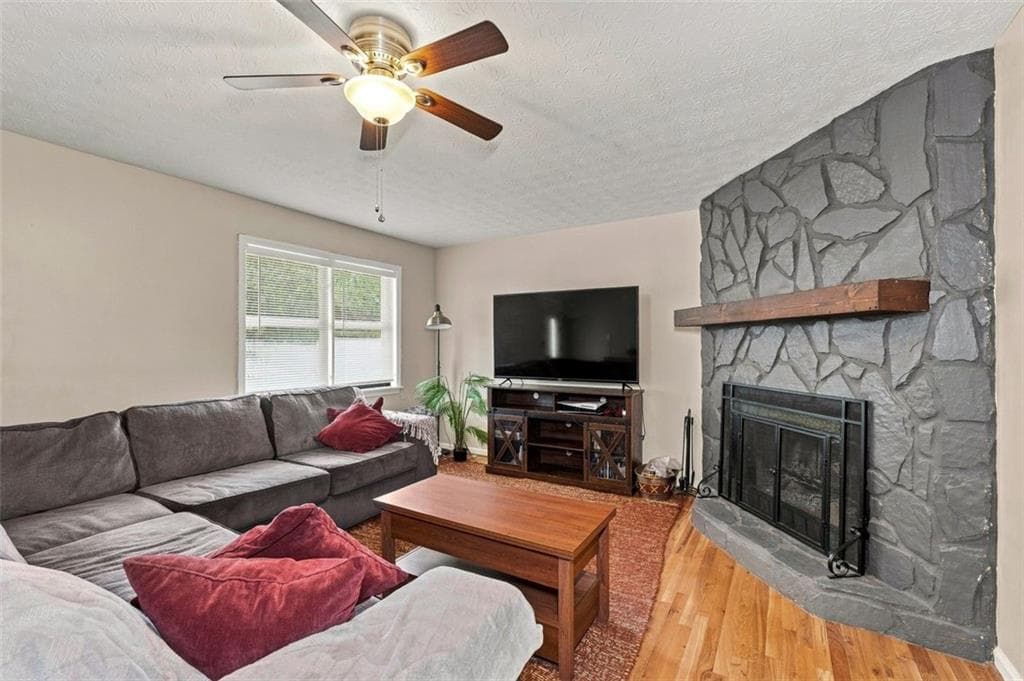3 bedroom, 2 bathroom, 1,407 sq ft single family residence for sale at 1382 Cave Springs Road, Douglasville, GA 30134 — photo 7