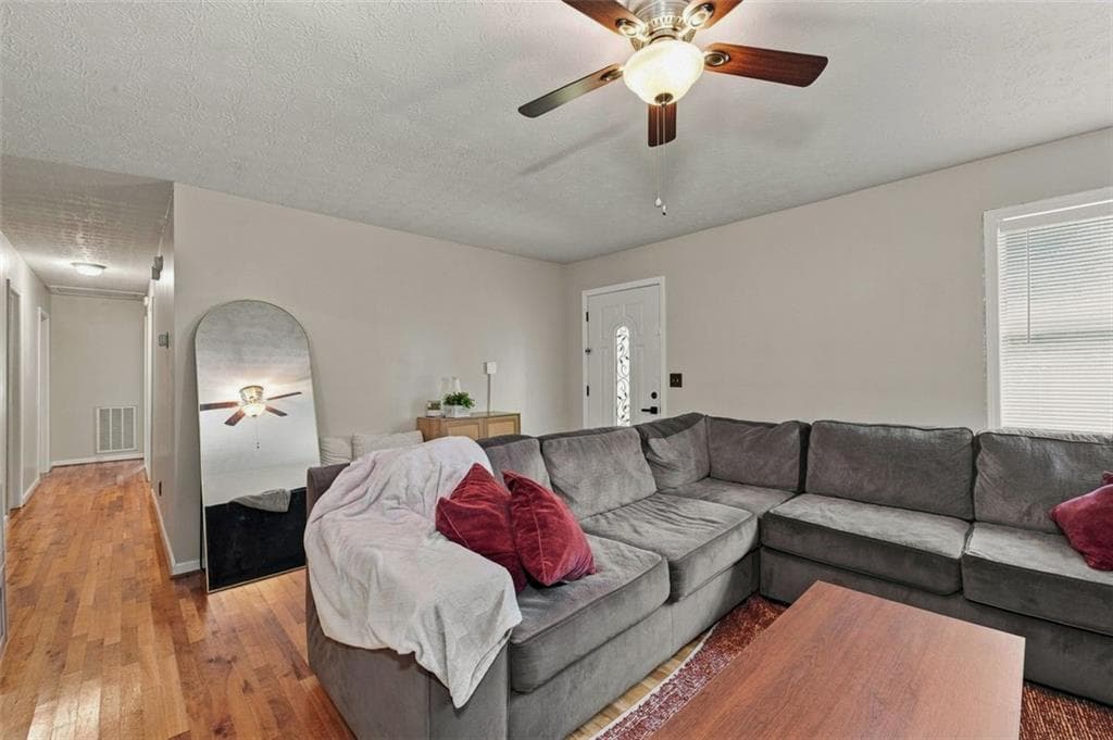3 bedroom, 2 bathroom, 1,407 sq ft single family residence for sale at 1382 Cave Springs Road, Douglasville, GA 30134 — photo 8