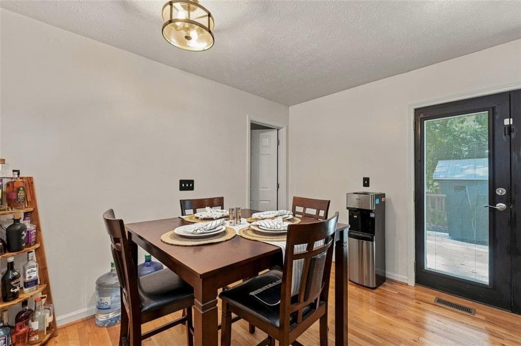 3 bedroom, 2 bathroom, 1,407 sq ft single family residence for sale at 1382 Cave Springs Road, Douglasville, GA 30134 — photo 9