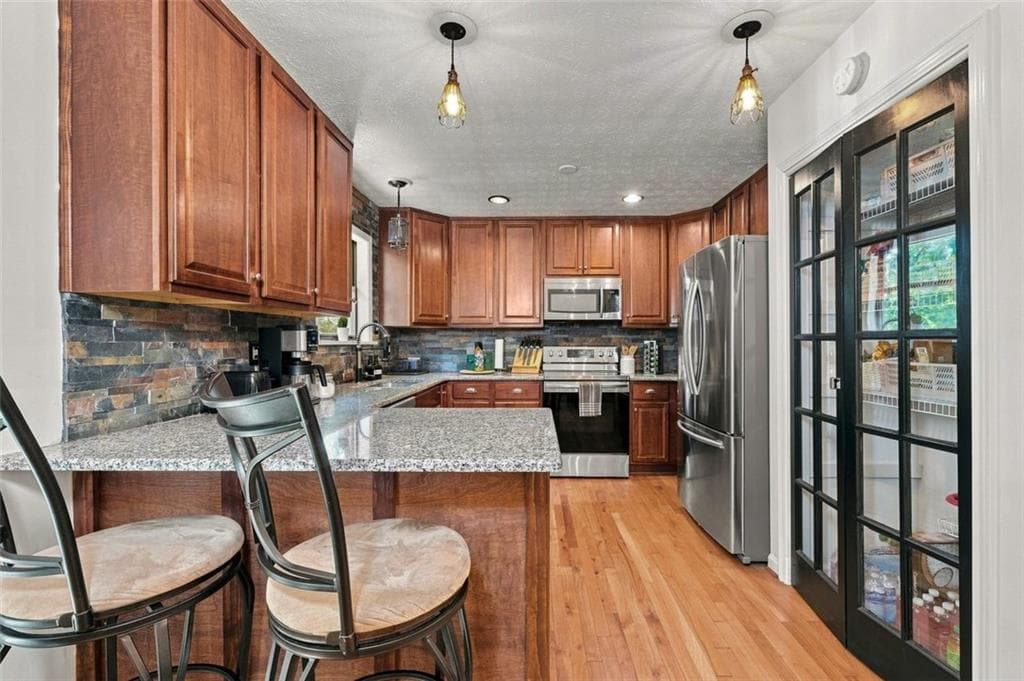 3 bedroom, 2 bathroom, 1,407 sq ft single family residence for sale at 1382 Cave Springs Road, Douglasville, GA 30134 — photo 3