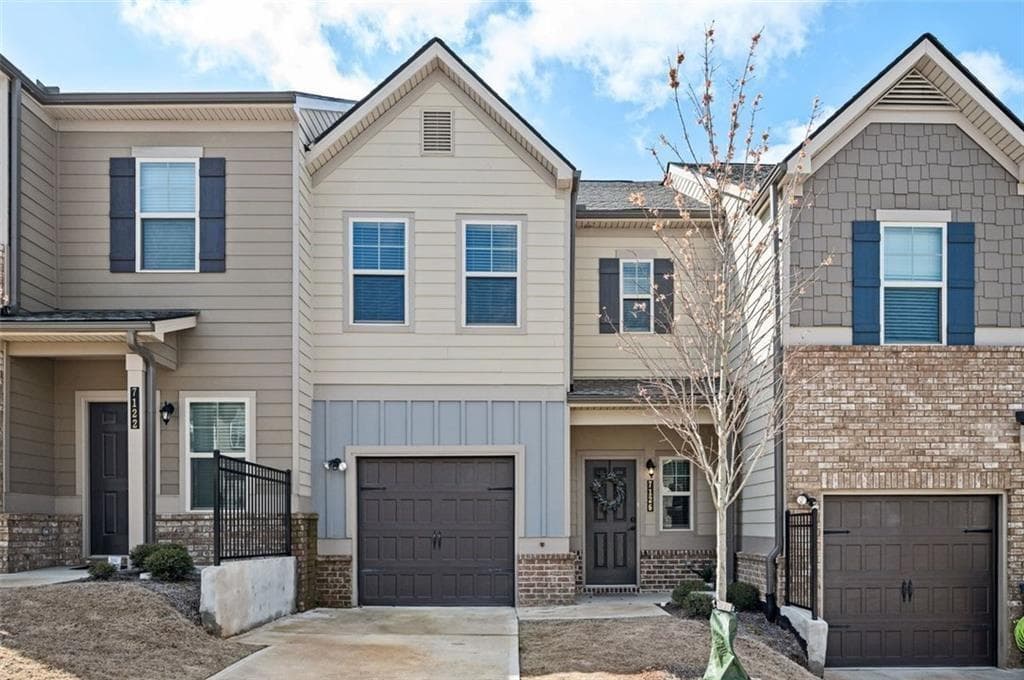 3 bedroom, 3 bathroom, 1,504 sq ft townhouse for rent at 7126 Chara Lane 1004, Atlanta, GA 30331 for $2,350 a month