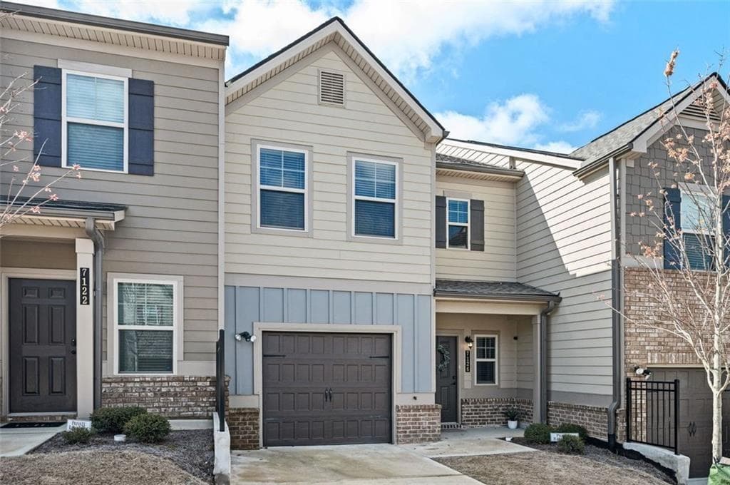 3 bedroom, 3 bathroom, 1,504 sq ft townhouse for rent at 7126 Chara Lane 1004, Atlanta, GA 30331 for $2,350 a month — photo 2