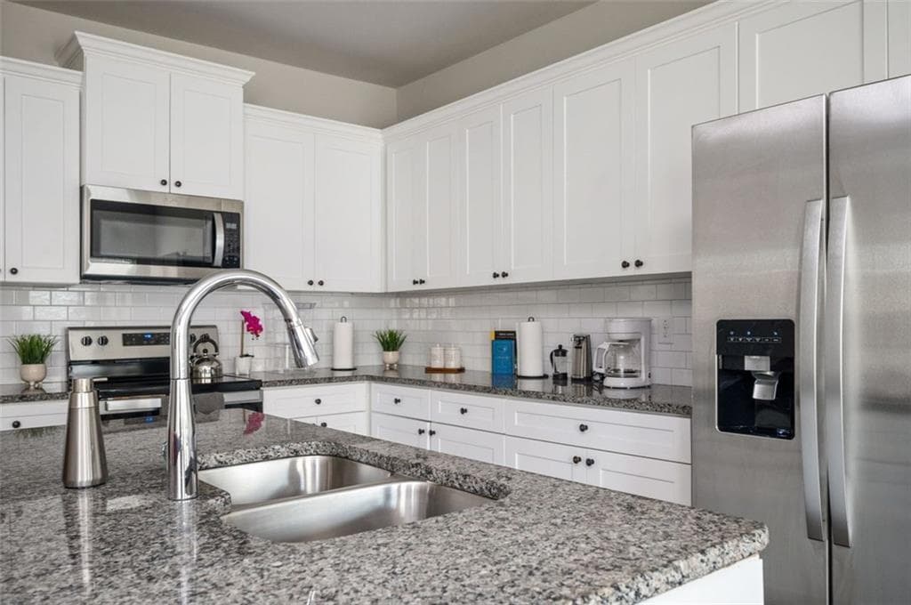 3 bedroom, 3 bathroom, 1,504 sq ft townhouse for rent at 7126 Chara Lane 1004, Atlanta, GA 30331 for $2,350 a month — photo 5