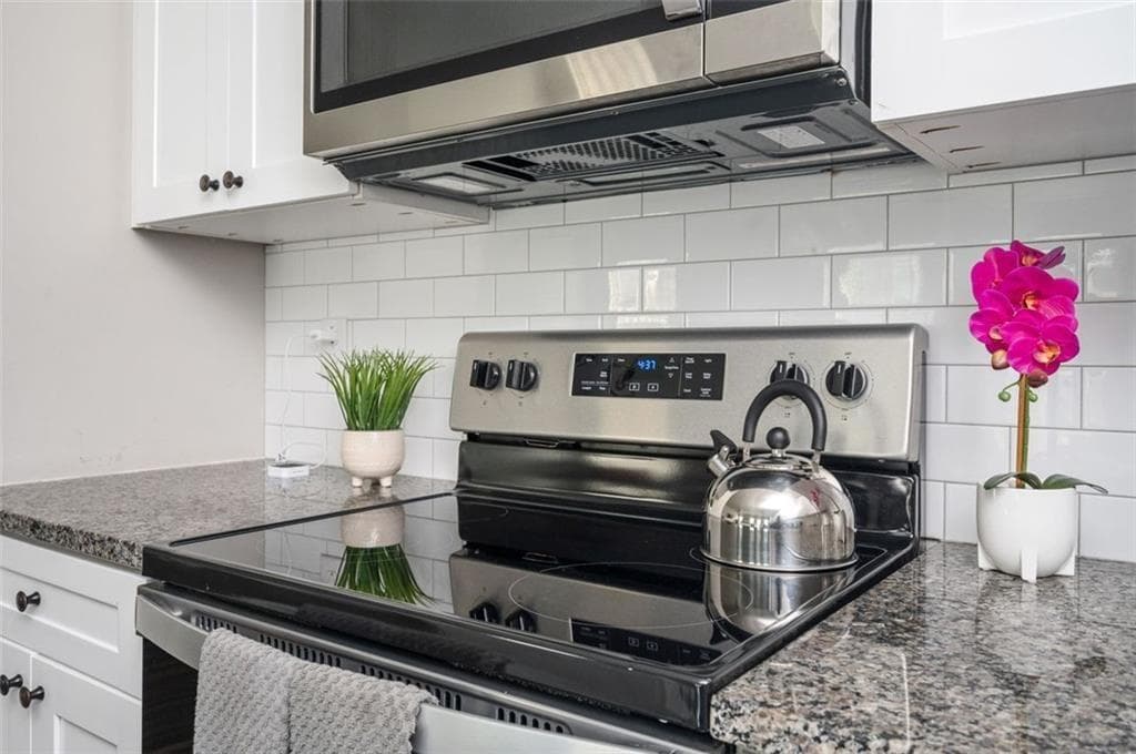 3 bedroom, 3 bathroom, 1,504 sq ft townhouse for rent at 7126 Chara Lane 1004, Atlanta, GA 30331 for $2,350 a month — photo 6