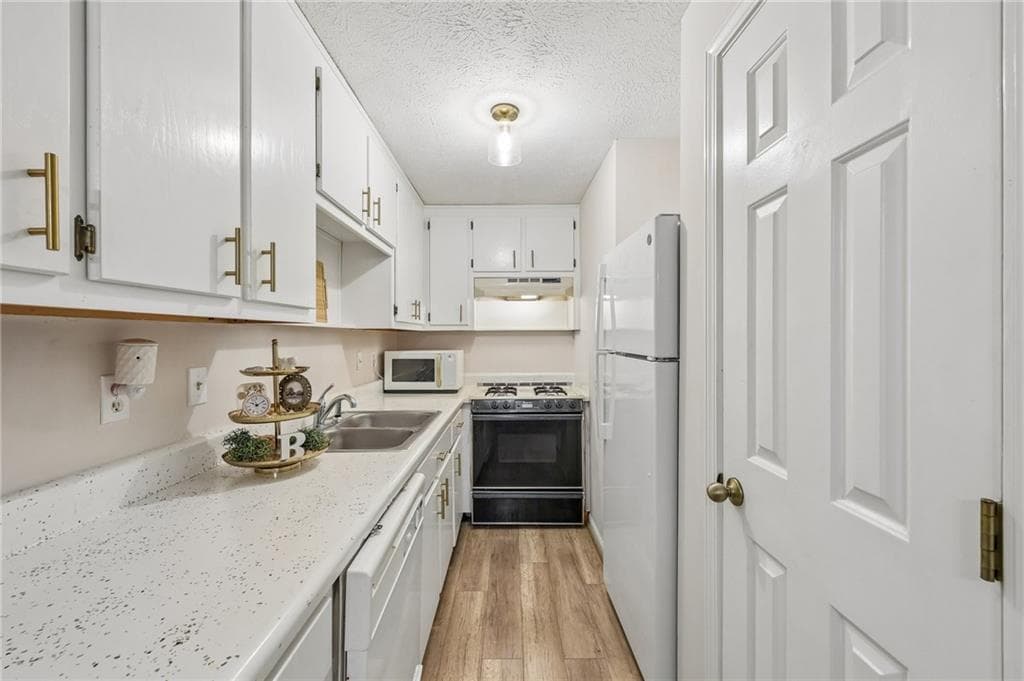 2 bedroom, 2 bathroom, 1,056 sq ft single family residence for sale at 1398 Elliott Family Parkway, Dawsonville, GA 30534 — photo 7
