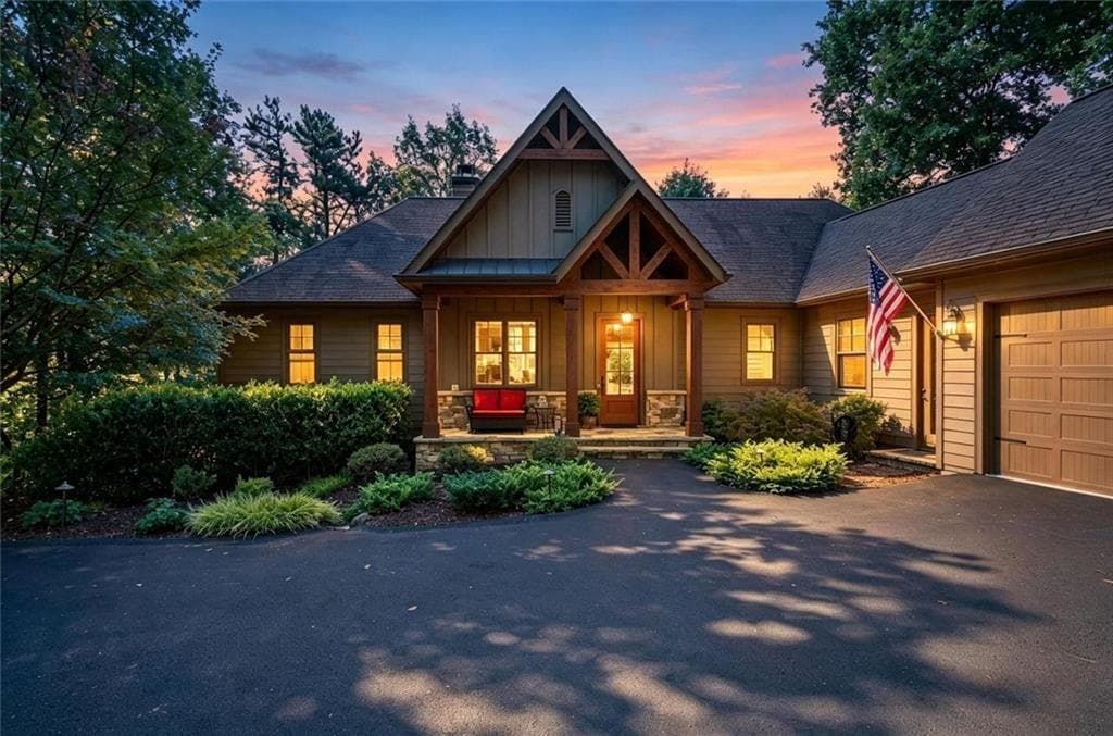 4 bedroom, 4 bathroom, 4,592 sq ft single family residence under contract at 107 Disharoon Drive, Big Canoe, GA 30143 — photo 2