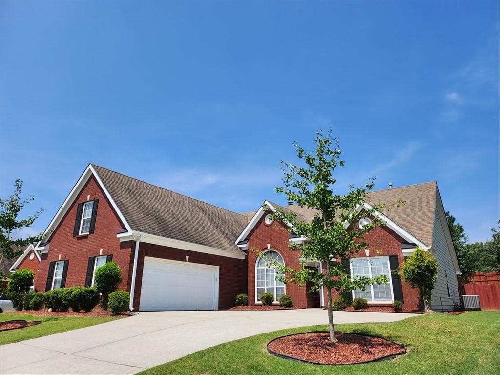 3 bedroom, 2 bathroom, 2,609 sq ft single family residence for rent at 456 Canterbury Place Drive, Suwanee, GA 30024 for $2,650 a month — photo 2