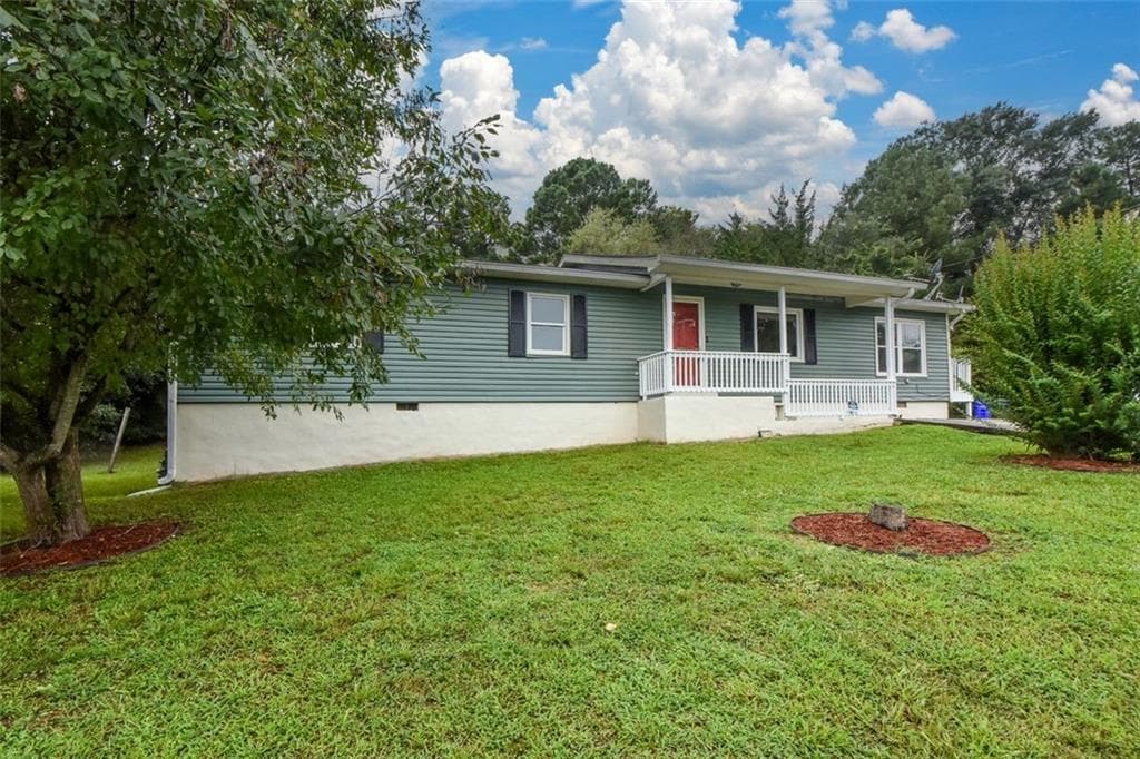 4 bedroom, 3 bathroom, 1,560 sq ft single family residence under contract at 1745 Overlook Way, Conyers, GA 30094 — photo 2