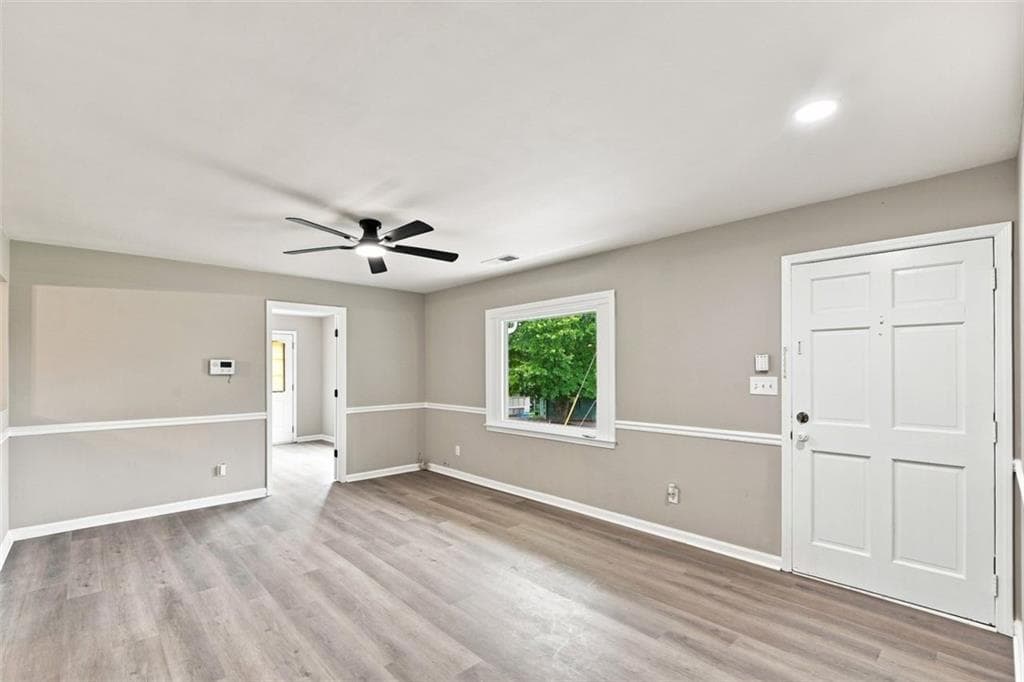 4 bedroom, 3 bathroom, 1,560 sq ft single family residence under contract at 1745 Overlook Way, Conyers, GA 30094 — photo 7